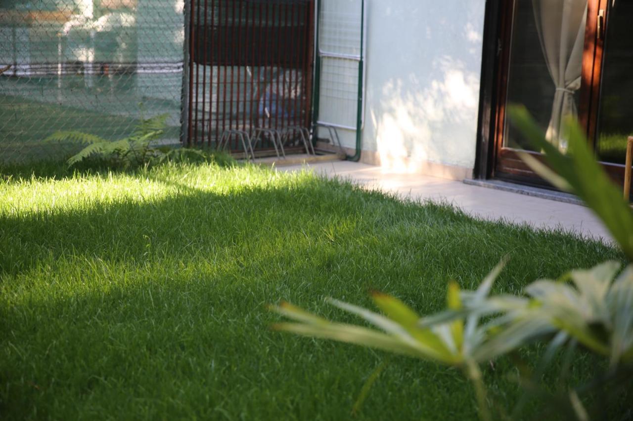 Holiday Residence With Private Garden 外观 照片